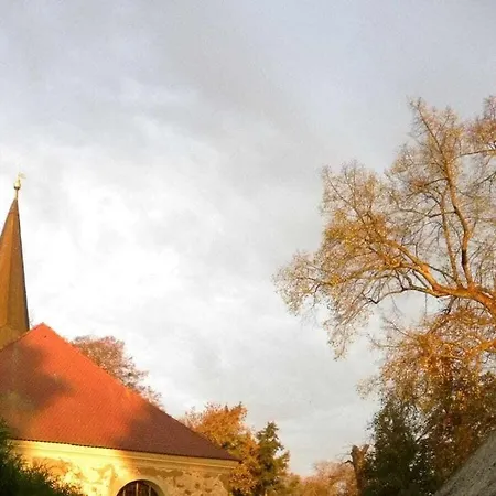 בית נופש In With Swimming Pool