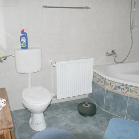 בית נופש In With Swimming Pool